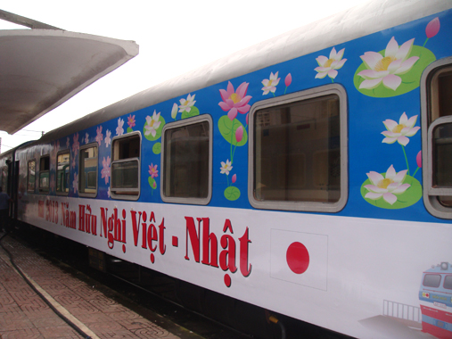 Quảng cáo trên tàu hoả giá rẻ