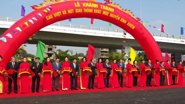 Thuê bộ cắt băng khánh thành