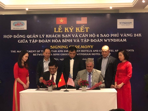 Tổ chức lễ ra mắt sản phẩm - Ký kết Hợp đồng