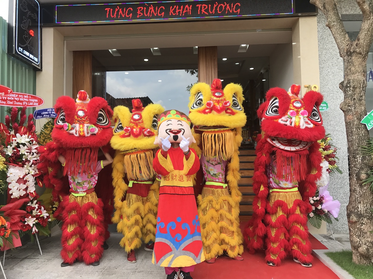 Múa lan khai trương