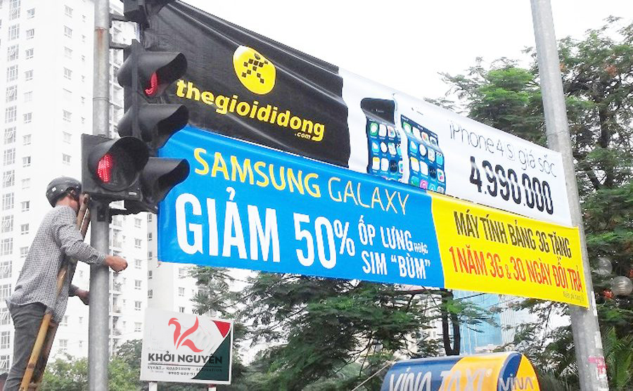 Treo baner quảng cáo Treo baner quảng cáo