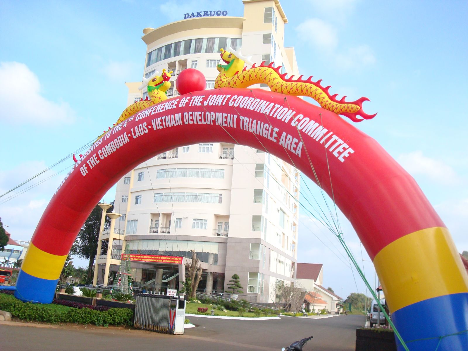 Cổng hơi khai trương Cổng hơi khai trương