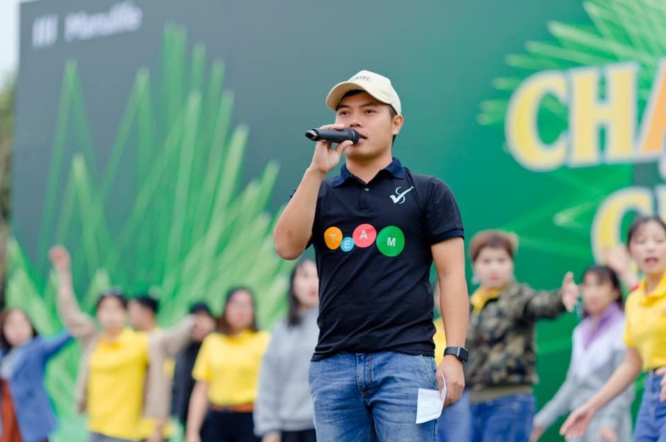 tiệc Year End Party