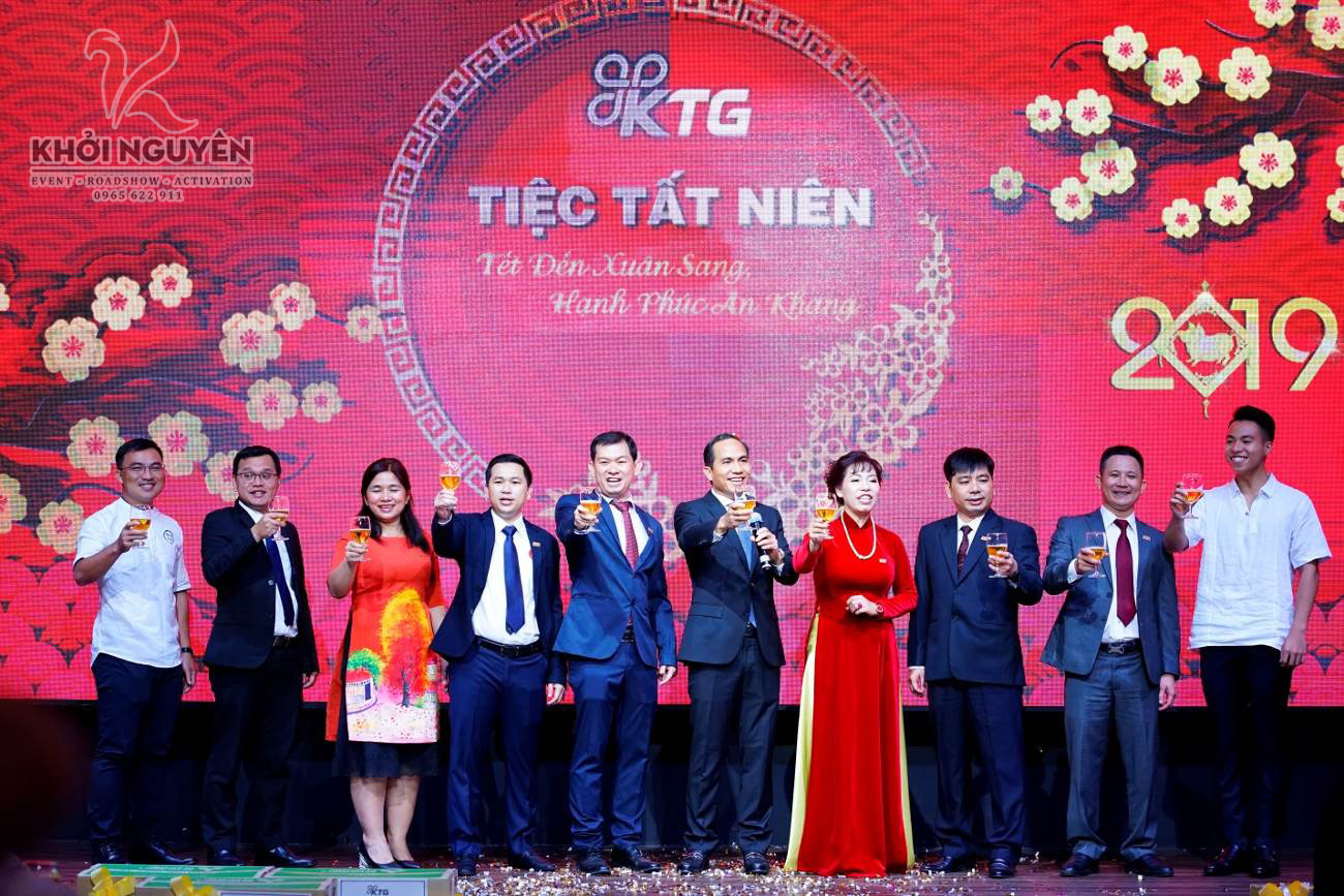Tiệc tất niên