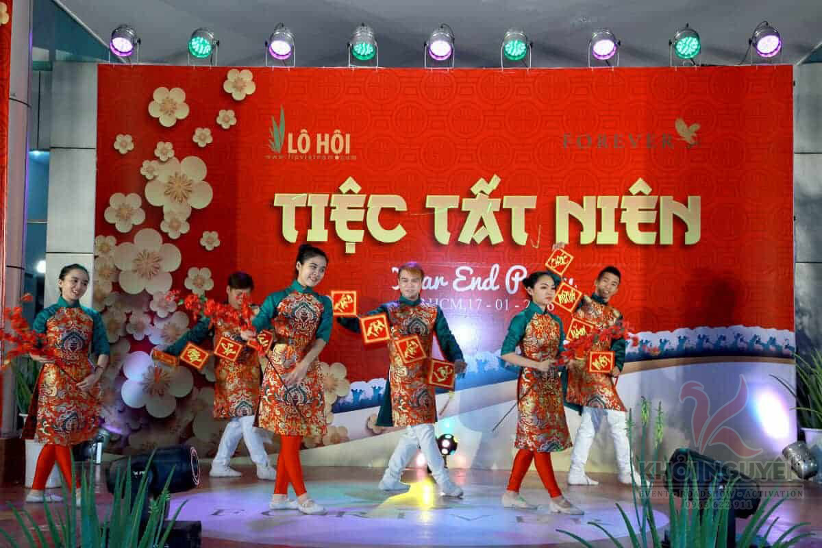 Tiệc tất niên