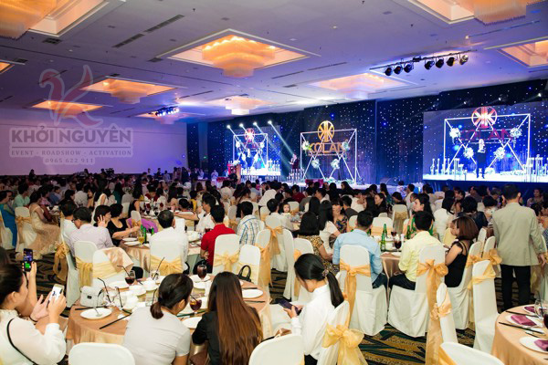 Tiệc tất niên
